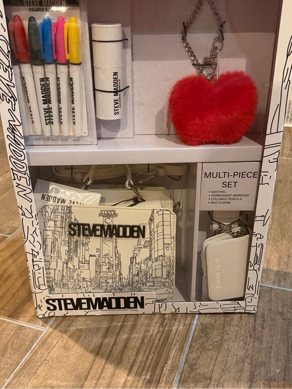 Steve Madden color me bag set New York big apple new in the box